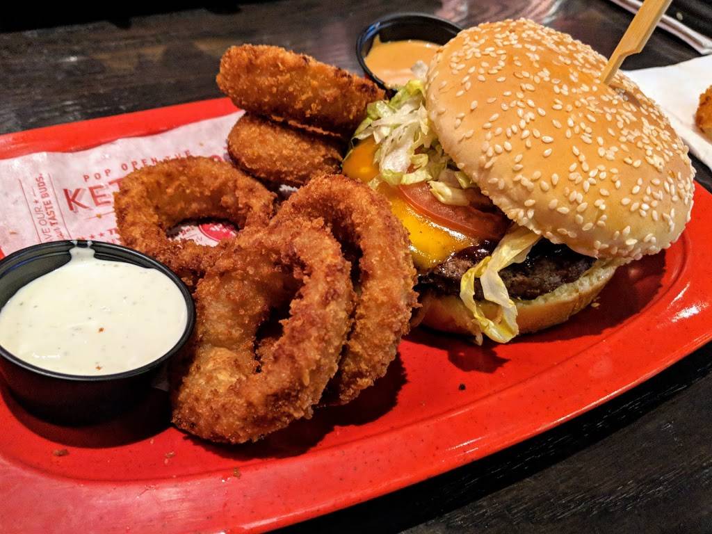 Red Robin Gourmet Burgers and Brews | restaurant | 101 Town Center E, Santa Maria, CA 93454, USA | 8056146124 OR +1 805-614-6124