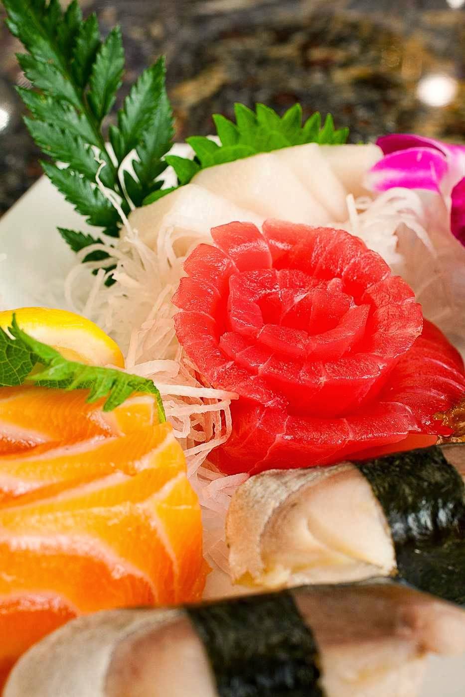 Willys Steakhouse Grill & Sushi Bar | restaurant | 2 Grafton St, Shrewsbury, MA 01545, USA | 5088427220 OR +1 508-842-7220