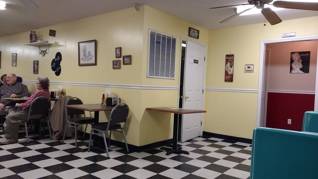 Our Place | restaurant | 5 W Prospect Rd, Fayetteville, TN 37334, USA | 9315579485 OR +1 931-557-9485