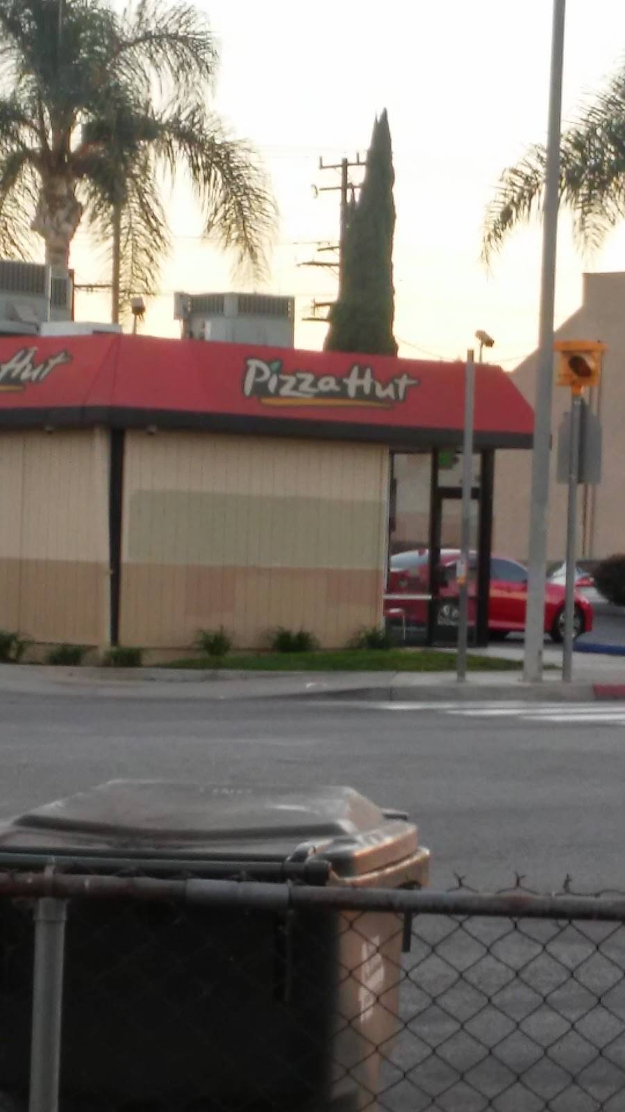 Pizza Hut | restaurant | 5736 Gage Ave, Bell Gardens, CA 90201, USA | 3235605500 OR +1 323-560-5500