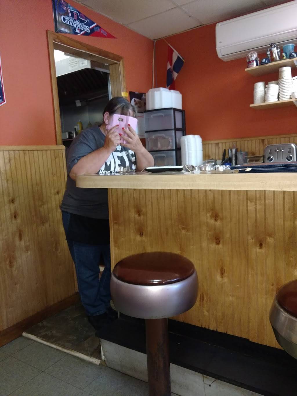 Milltown Diner | restaurant | 30 N Main St, Milltown, NJ 08850, USA | 7322463119 OR +1 732-246-3119