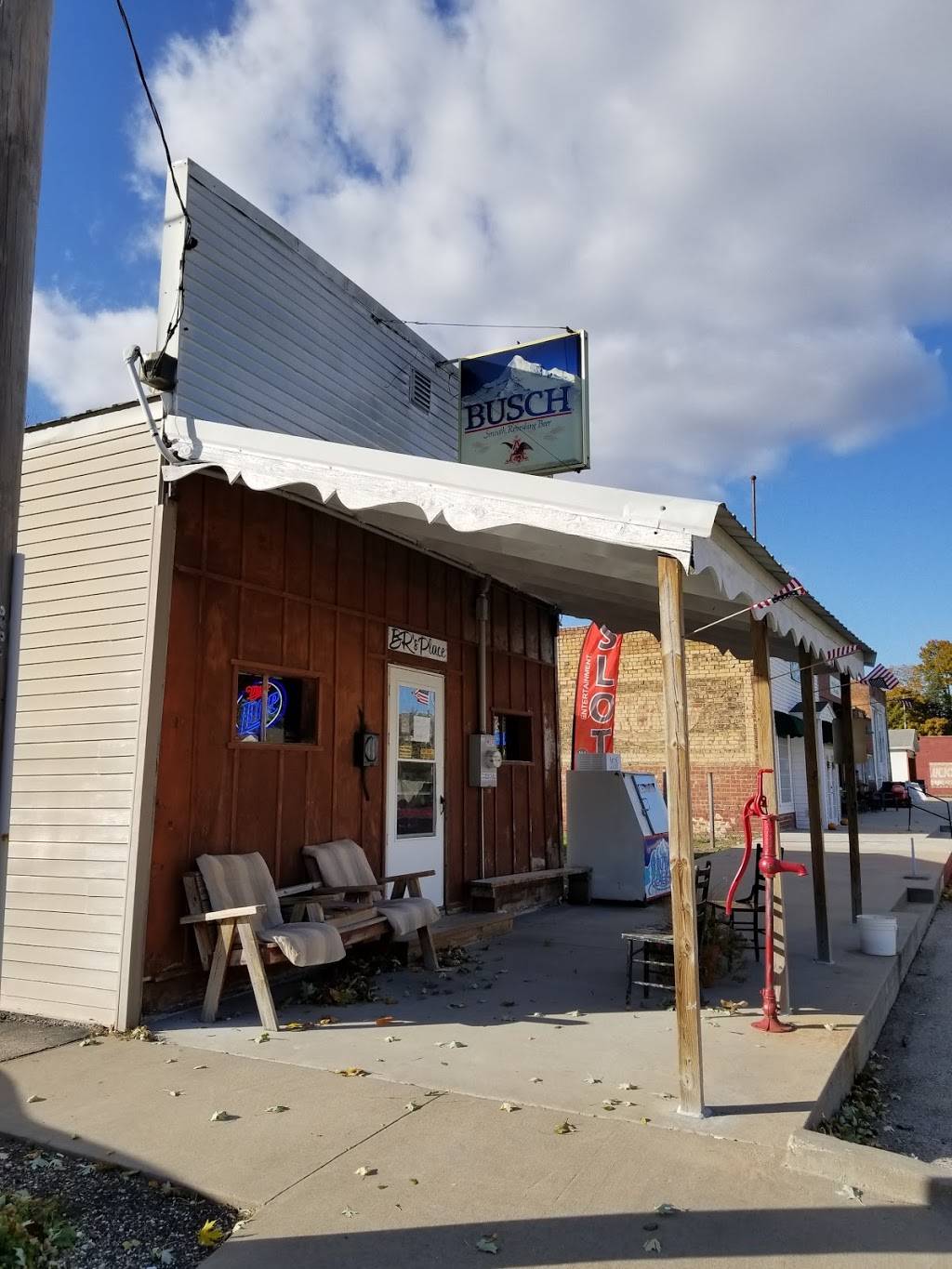 BRs Place | restaurant | 320 Main St, Maquon, IL 61458, USA | 3098753140 OR +1 309-875-3140