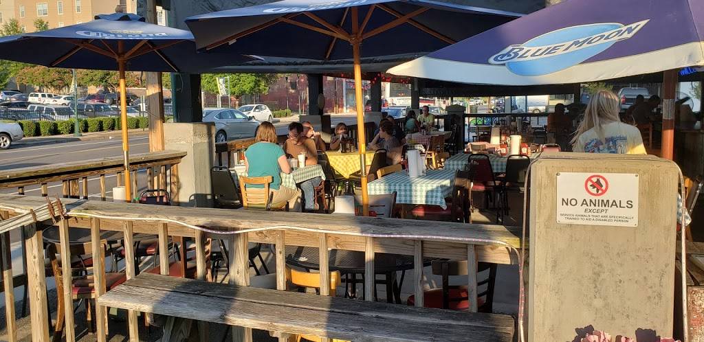 Champys | restaurant | 526 E M L King Blvd, Chattanooga, TN 37403, USA | 4237529198 OR +1 423-752-9198