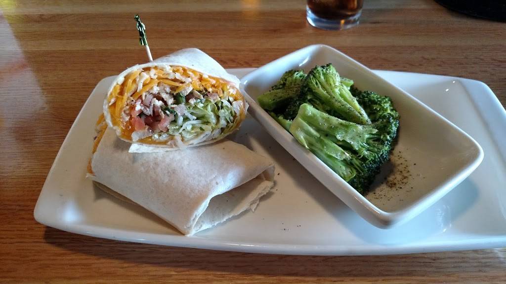 Applebees Grill + Bar | restaurant | 1400 Brookdale Mall, Brooklyn Center, MN 55430, USA | 7635661003 OR +1 763-566-1003