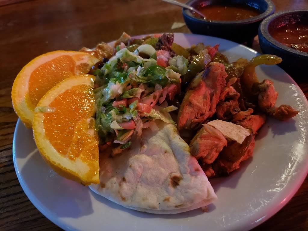 Pepes Mexican Restaurant | restaurant | 749 N Lake St, Aurora, IL 60506, USA | 6308442000 OR +1 630-844-2000