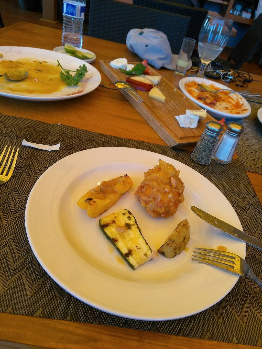 Ochuna Restaurant | restaurant | Blvd. Benito Juárez 2701, Echeverria, 22703 Rosarito, B.C., Mexico | 016616120027 OR +52 661 612 0027