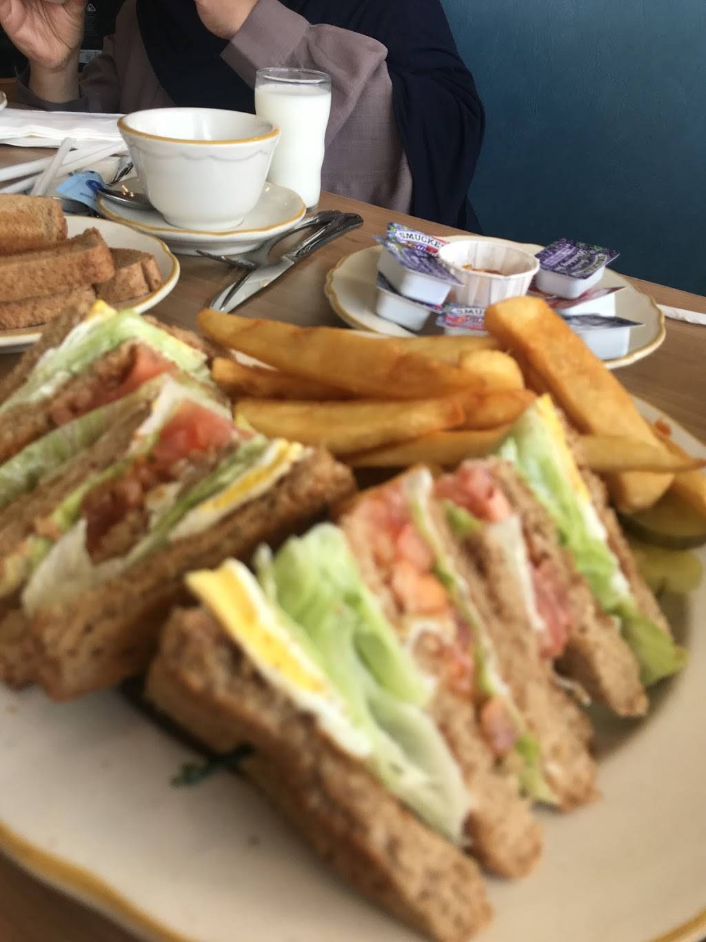 Troys Family Restaurant | restaurant | 4827 Clairemont Dr, San Diego, CA 92117, USA | 6192767651 OR +1 619-276-7651