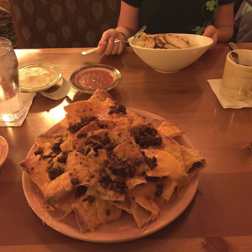 Camp Critter Bar & Grill | restaurant | 3575 US-31, Traverse City, MI 49684, USA | 2319413600 OR +1 231-941-3600