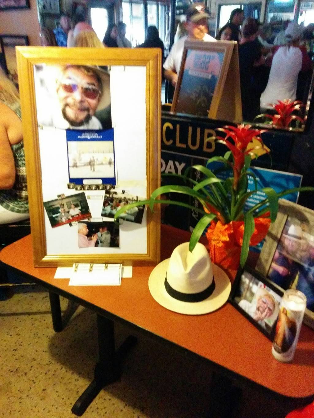 Wayside Inn | restaurant | 38 NE 1st Ave, Dania Beach, FL 33004, USA | 9549222411 OR +1 954-922-2411