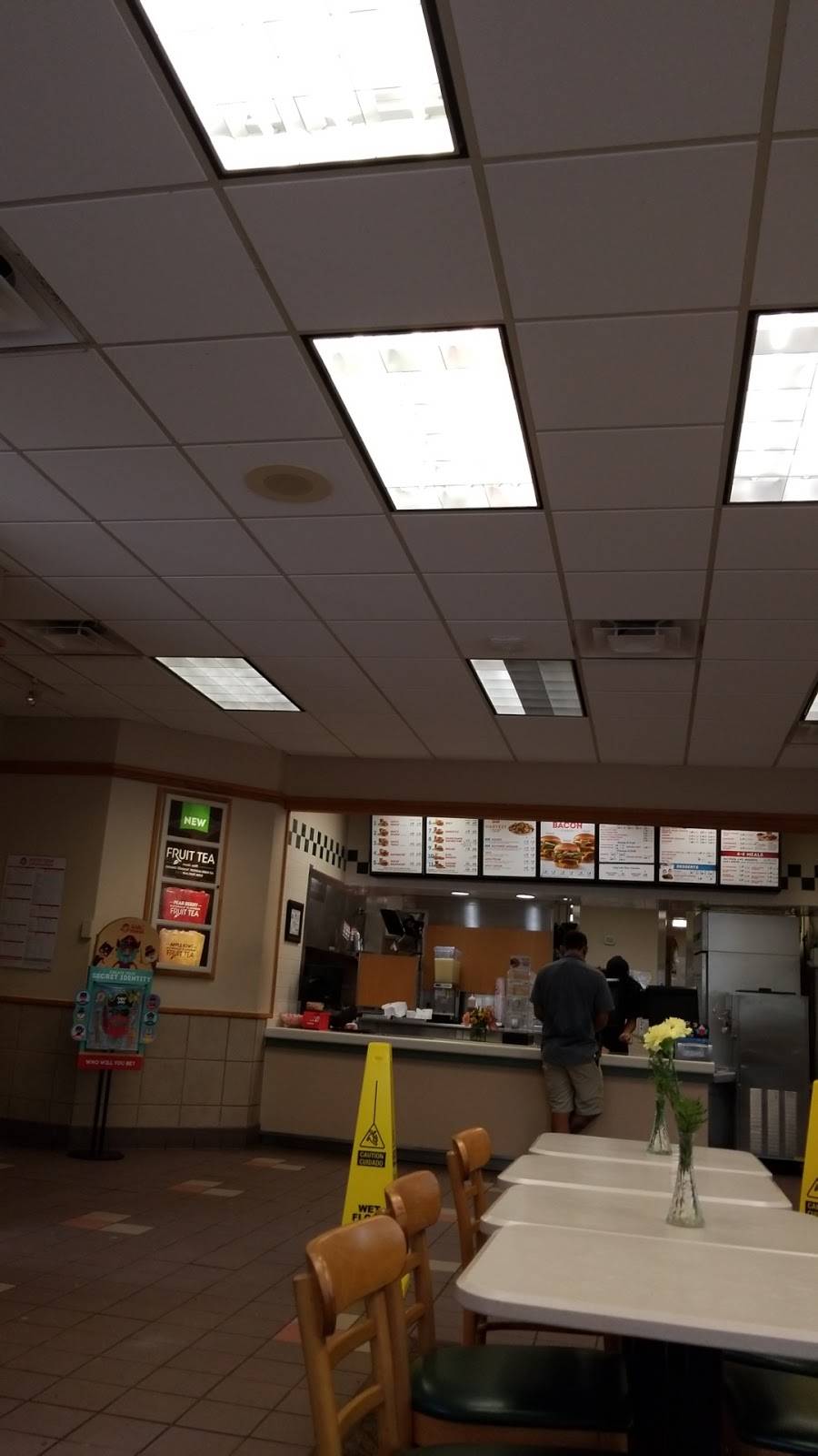 Wendys | restaurant | 7920 Cambridge Commons Dr, Charlotte, NC 28215, USA | 7045634488 OR +1 704-563-4488