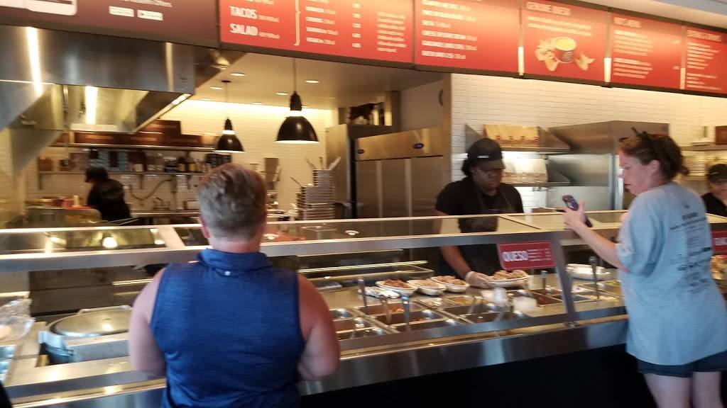 Chipotle Mexican Grill | restaurant | 13 Tommy Henrich Dr NW #13, Massillon, OH 44647, USA | 3308337191 OR +1 330-833-7191