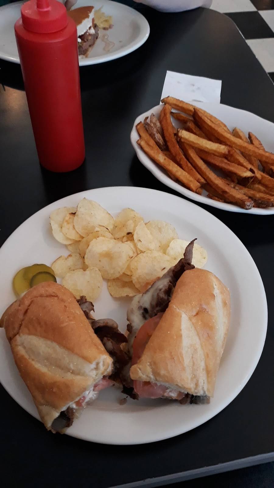 Queen Street Diner | restaurant | 728 E Queen St, Strasburg, VA 22657, USA | 5404654658 OR +1 540-465-4658