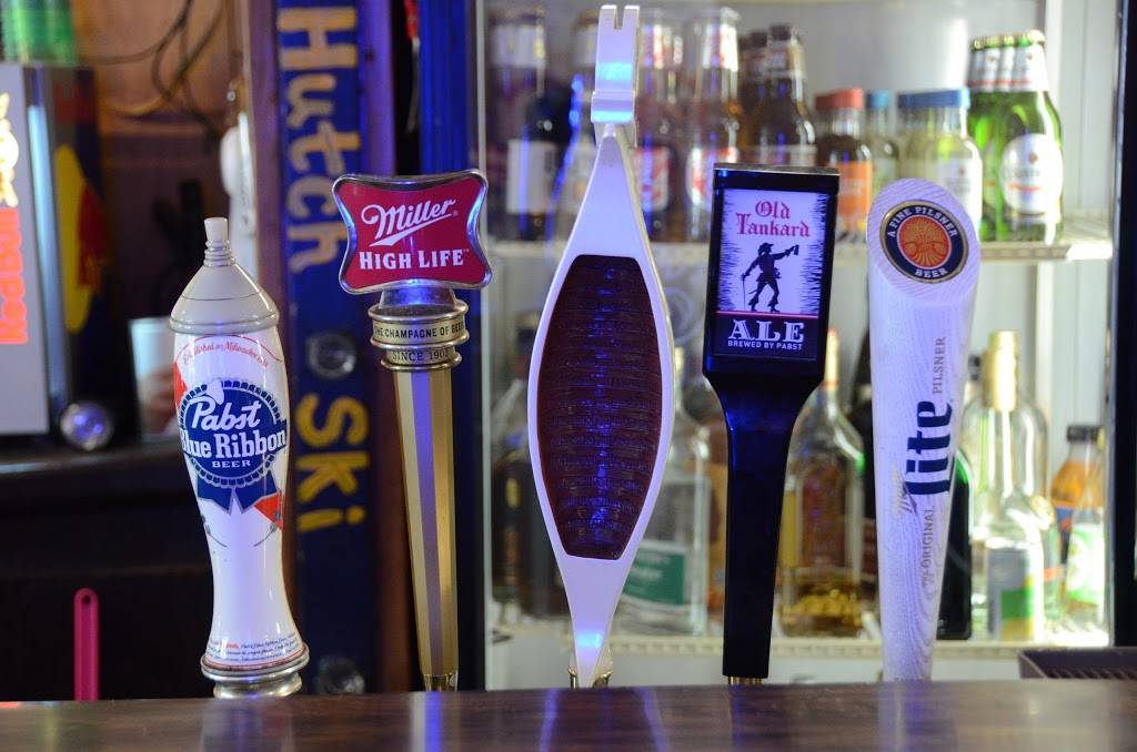 The Hutch | restaurant | 1321 Wisconsin Ave, Grafton, WI 53024, USA | 2623770636 OR +1 262-377-0636