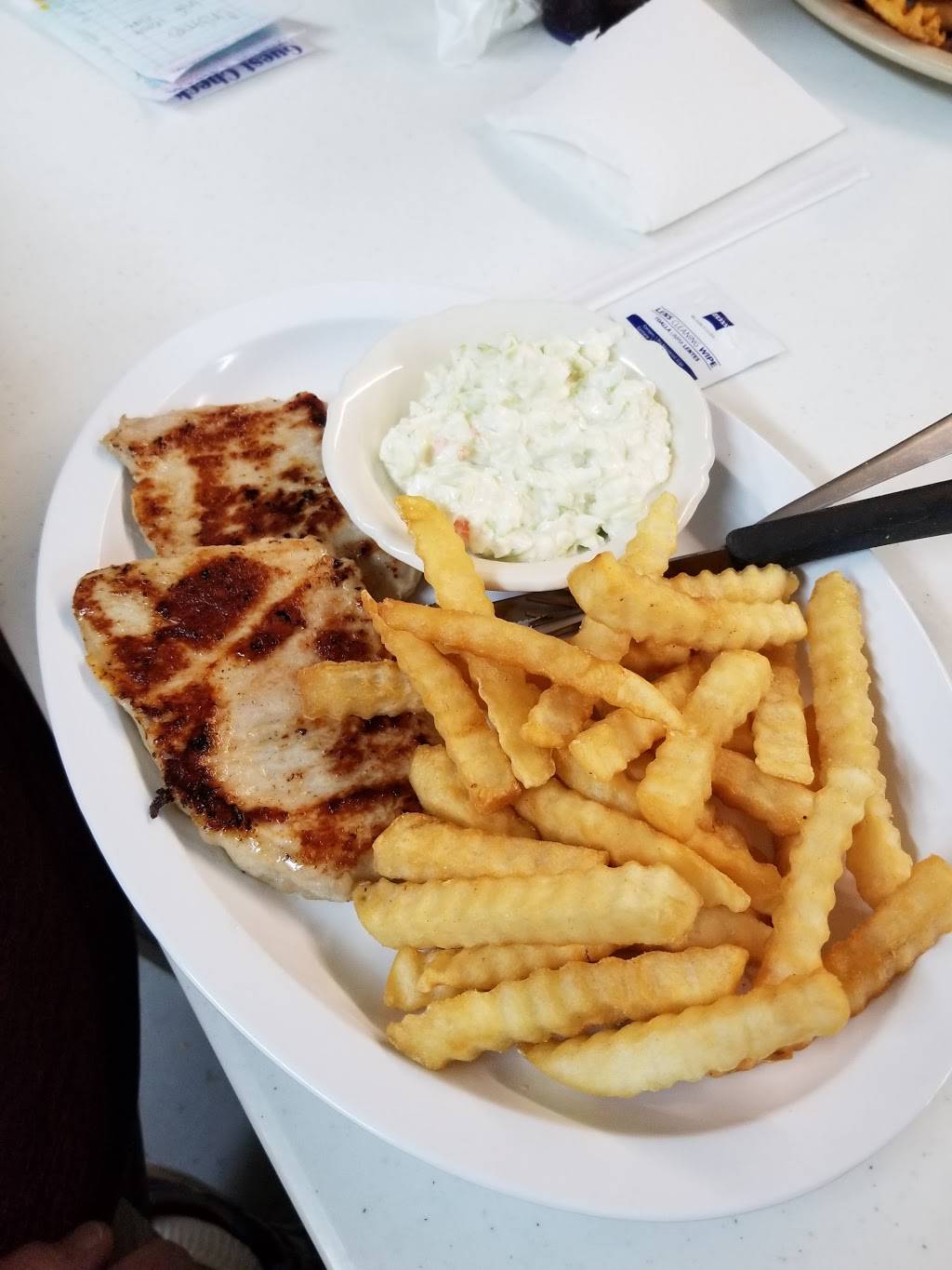 Horseshoe Grill | restaurant | 3371 State Hwy 1590, Albany, KY 42602, USA | 6063874877 OR +1 606-387-4877