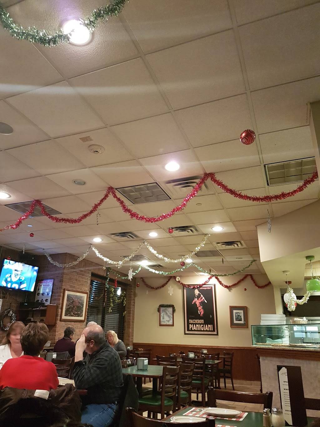 Vittorios Pizza | restaurant | 21 Cedar Swamp Rd, Glen Cove, NY 11542, USA | 5167597510 OR +1 516-759-7510