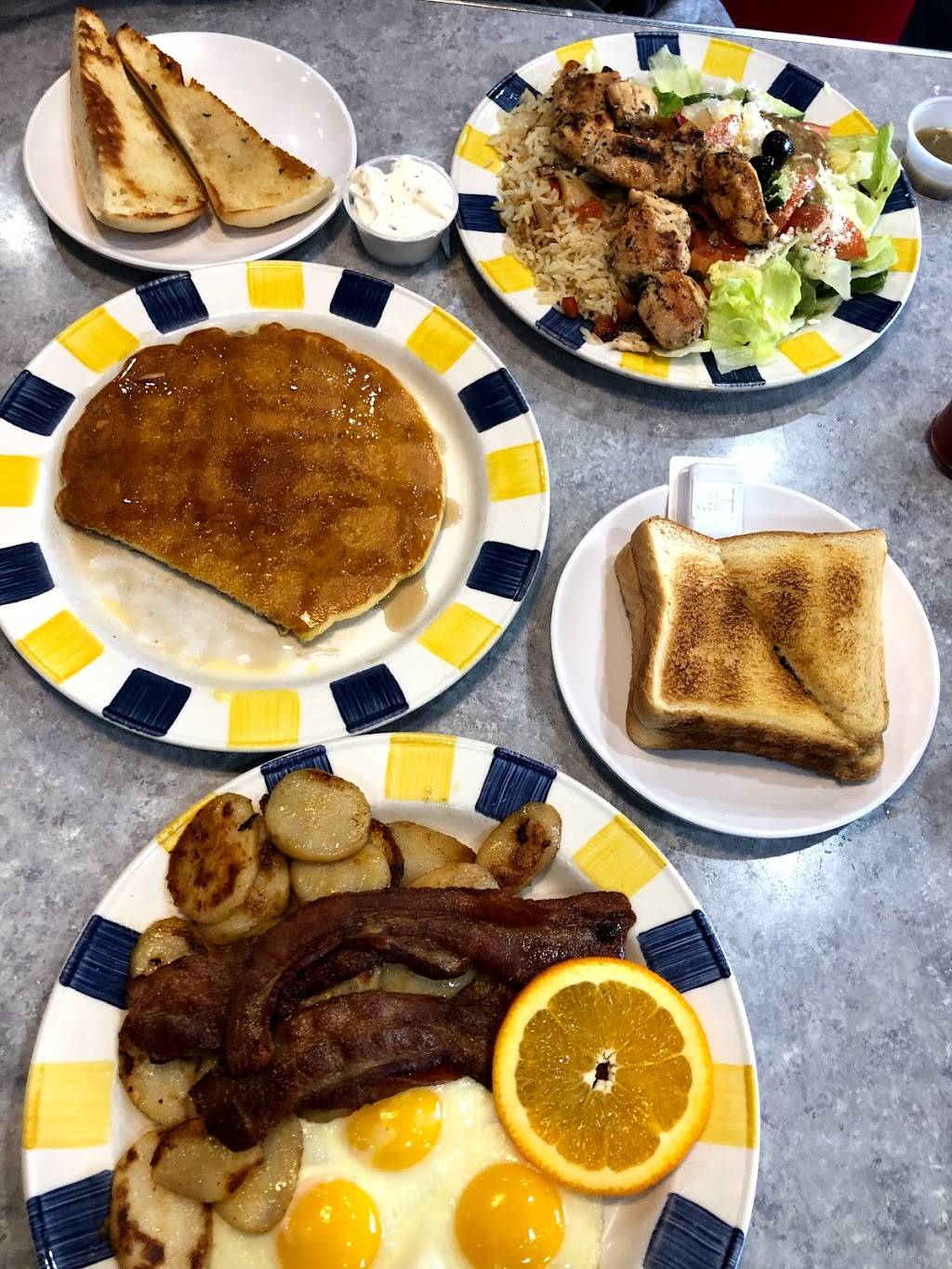 Wimpys Diner | restaurant | 10800 Bayview Ave, Richmond Hill, ON L4S 0A6, Canada | 9058836071 OR +1 905-883-6071