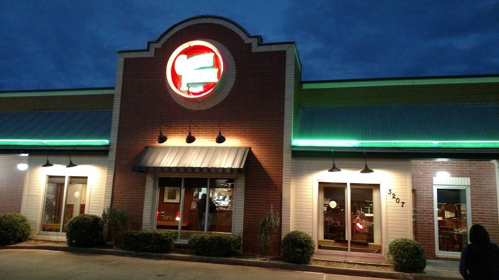 Cotton Patch Cafe | restaurant | 3207 S 1st St, Lufkin, TX 75901, USA | 9366394949 OR +1 936-639-4949