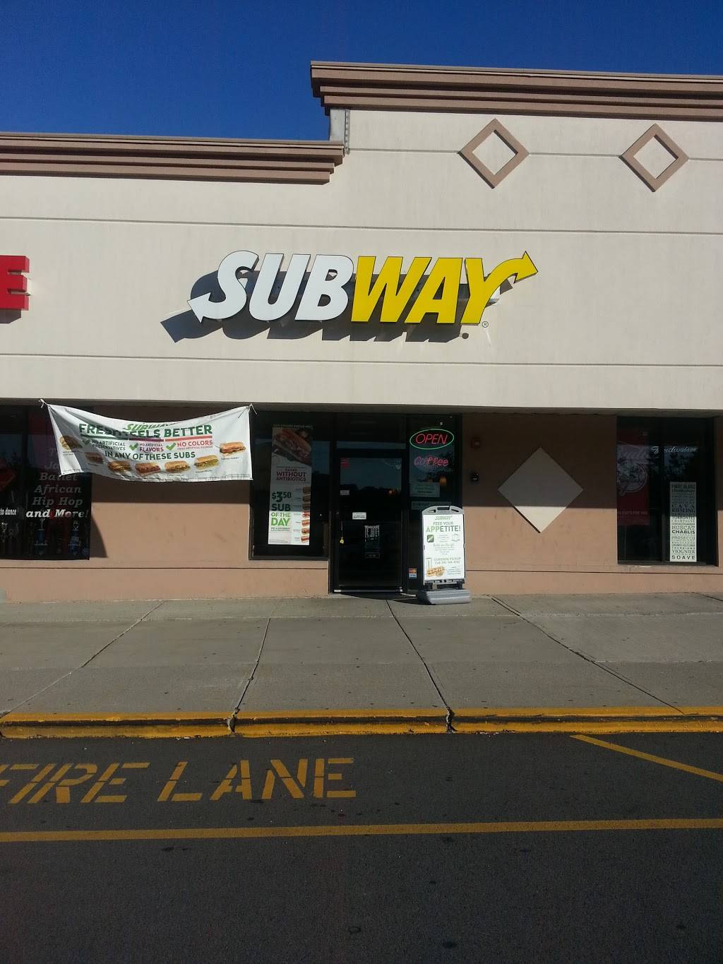 Subway Restaurants | restaurant | 360 NY-211, Middletown, NY 10940, USA | 8453444782 OR +1 845-344-4782