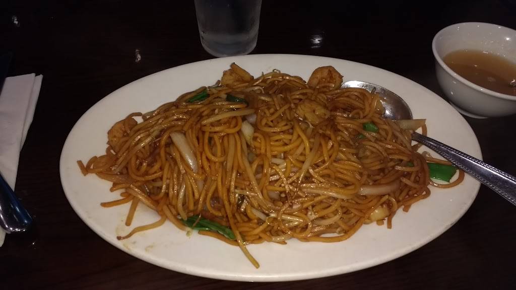 Great Chow | restaurant | 2702, 17 Beale Street, Quincy, MA 02170, USA | 6173281338 OR +1 617-328-1338