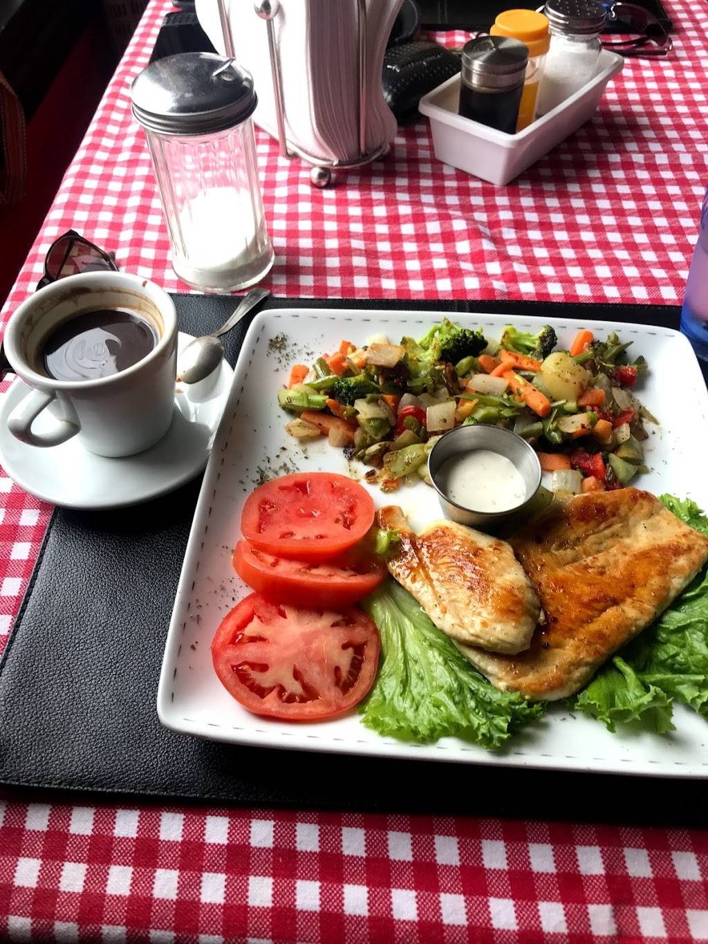 Jasnas European Meat & Deli | restaurant | 46 Courtland Ave E, Kitchener, ON N2G 3H5, Canada | 5195762736 OR +1 519-576-2736