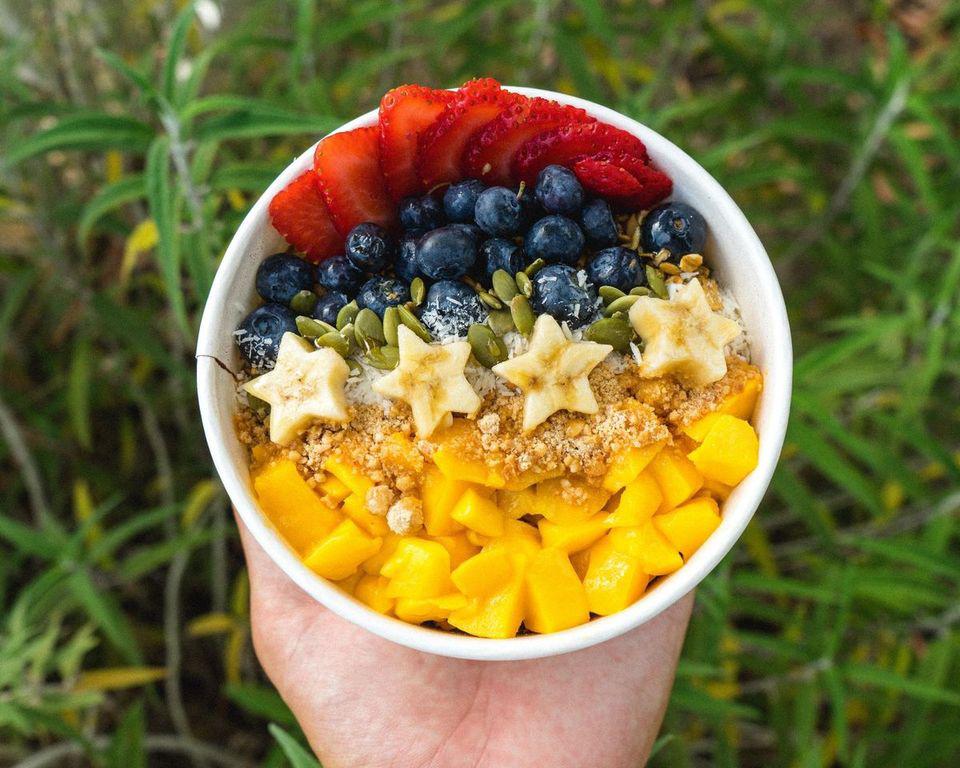 Ubatuba Acai - Valencia | restaurant | 24303 Town Center Dr Suite 130, Valencia, CA 91355, USA | 6612896919 OR +1 661-289-6919