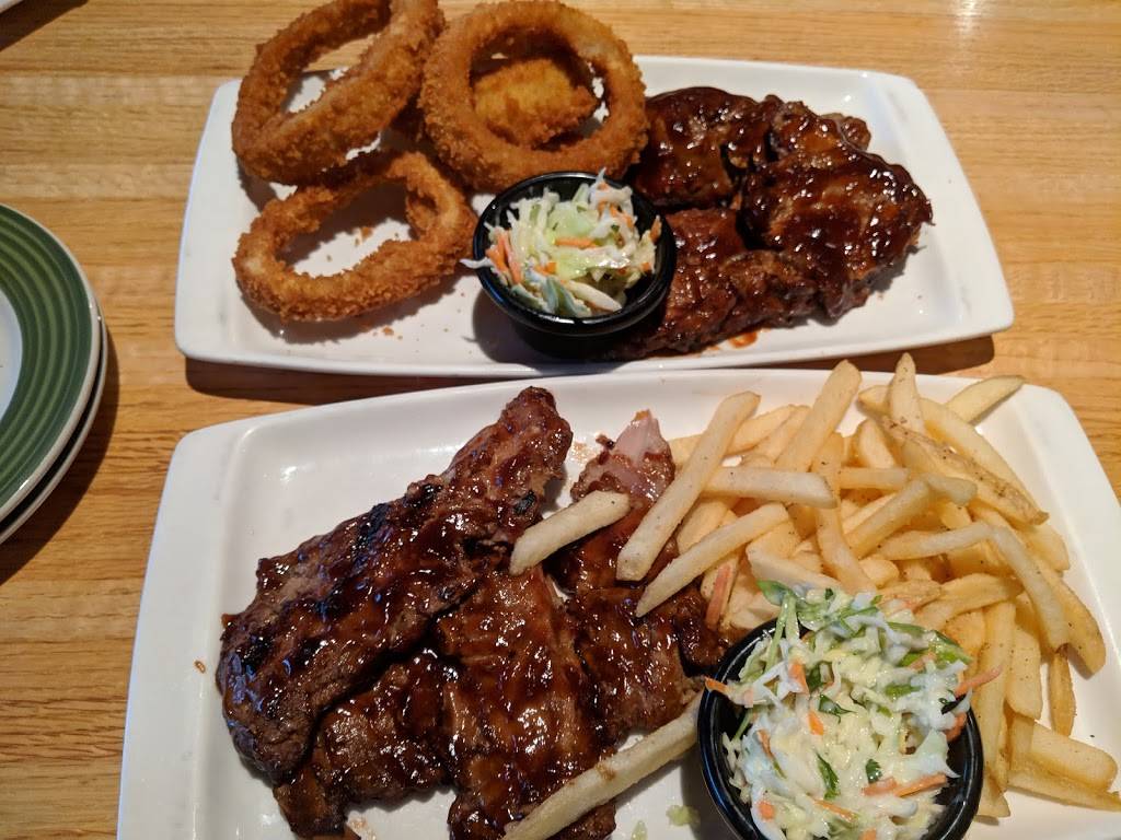 Applebees Grill + Bar | restaurant | 127 E Broad St, Falls Church, VA 22046, USA | 7035325380 OR +1 703-532-5380