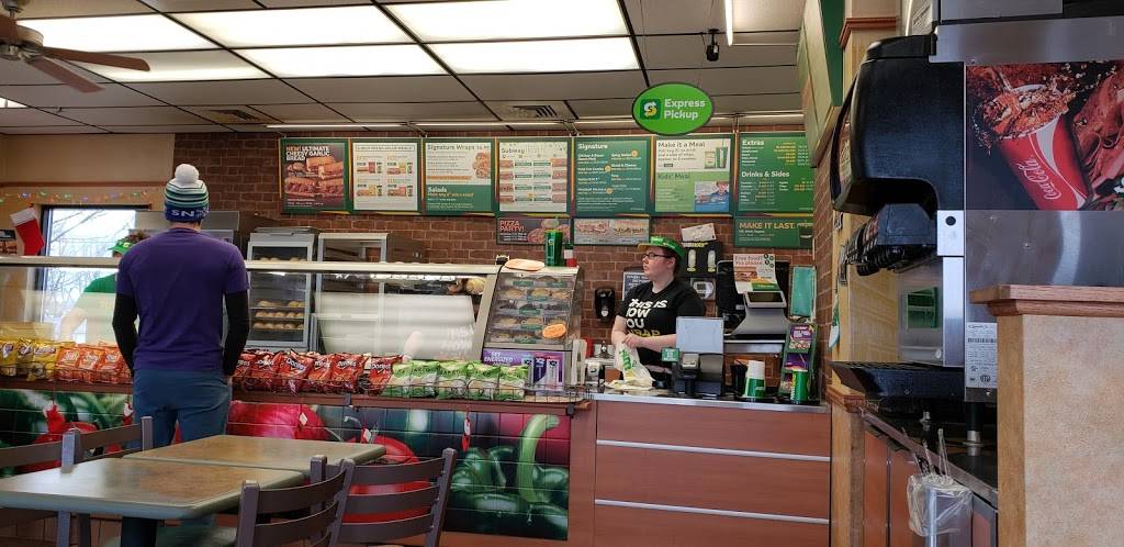 Subway | restaurant | 1400 WI-23, Dodgeville, WI 53533, USA | 6089355889 OR +1 608-935-5889