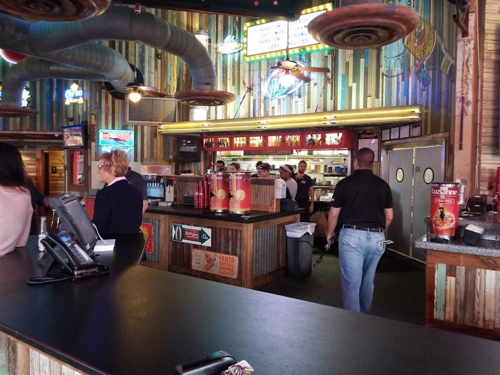 Willies Grill & Icehouse | restaurant | 19770 TX-249, Houston, TX 77070, USA | 2814776300 OR +1 281-477-6300