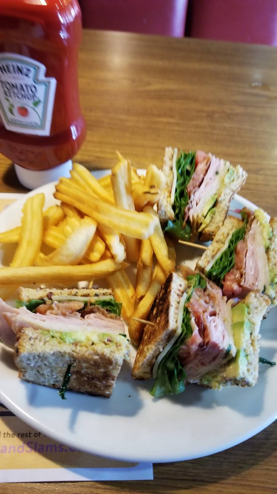 Dennys | restaurant | 47 Industrial Hwy, Essington, PA 19029, USA | 6105211077 OR +1 610-521-1077