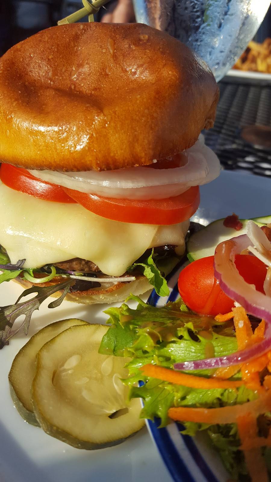 Coveside | restaurant | 105 Coveside Rd, South Bristol, ME 04568, USA | 2076448282 OR +1 207-644-8282