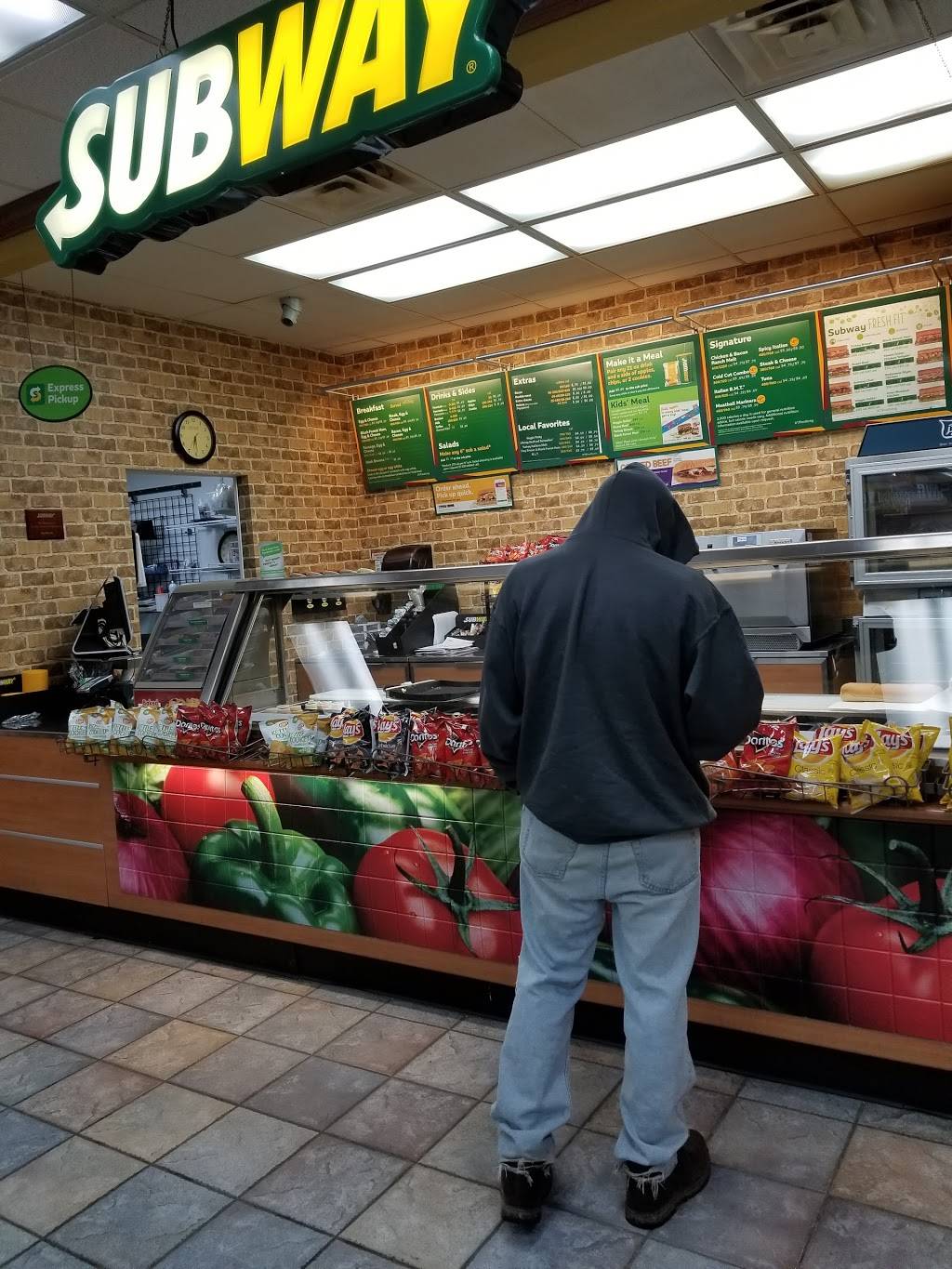 Subway Restaurants | restaurant | 2588 Bernville Rd, Reading, PA 19605, USA | 6103726040 OR +1 610-372-6040