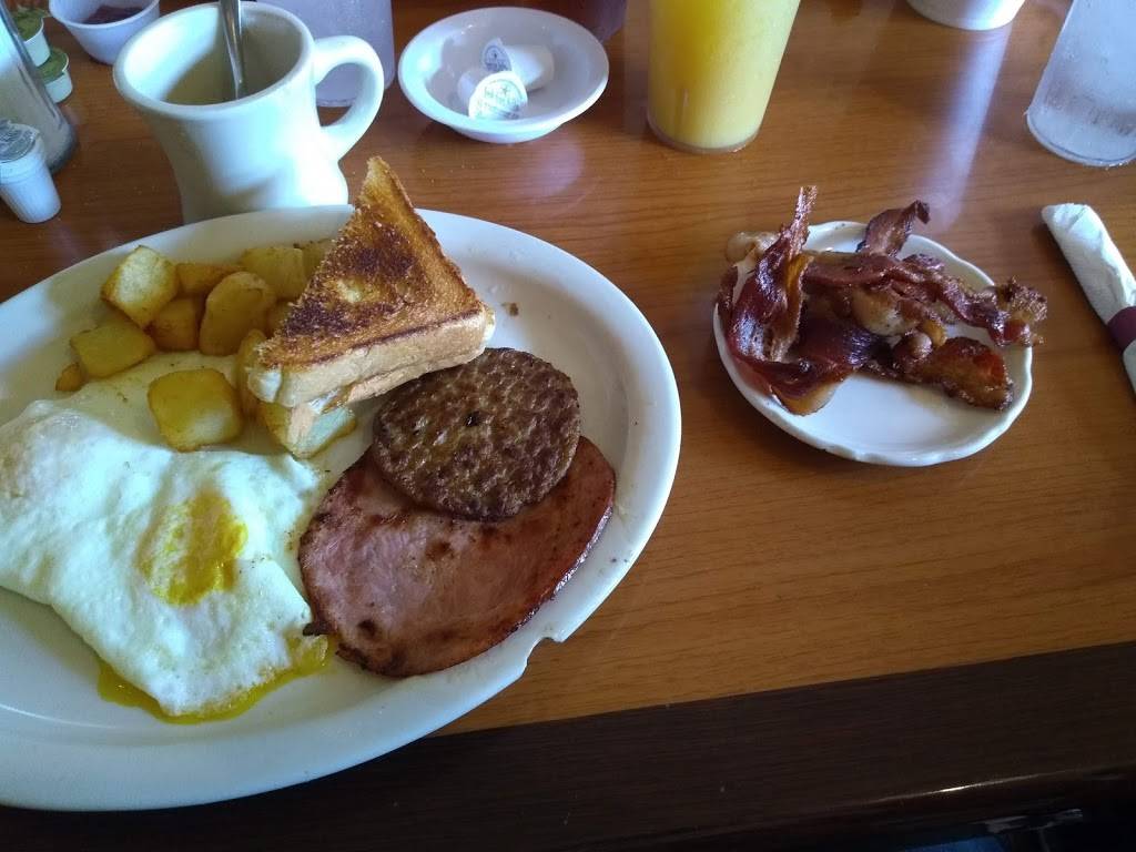 Henrys Restaurant | restaurant | 215 S Commerce St, Lockhart, TX 78644, USA | 5123984609 OR +1 512-398-4609