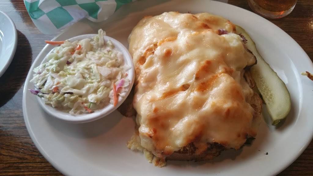 T J Carneys | restaurant | 231 W Venice Ave, Venice, FL 34285, USA | 9414809244 OR +1 941-480-9244