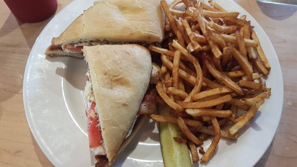 Moodys Bar & Grill | restaurant | 3 Tupper St, Millbrook, ON L0A 1G0, Canada | 7059326663 OR +1 705-932-6663