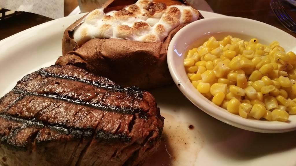 Texas Roadhouse | restaurant | 103 Moosehaven Rd, Jacksonville, NC 28546, USA | 9103477427 OR +1 910-347-7427