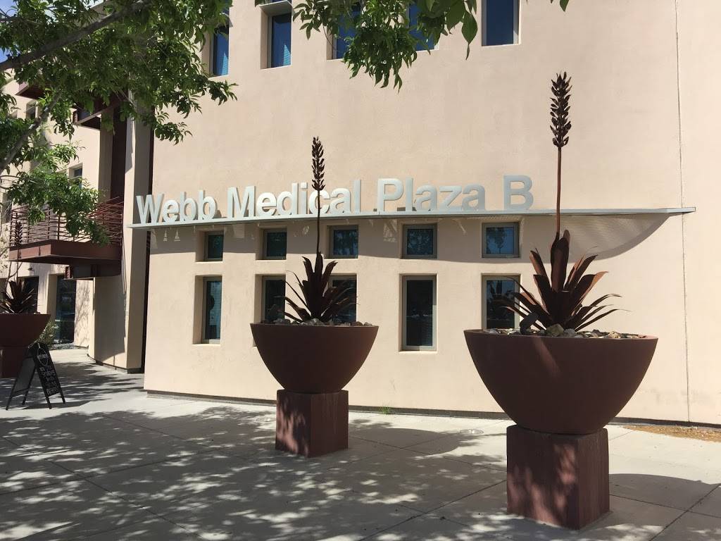 Bettys Rooste | restaurant | 14418 W Meeker Blvd, Sun City West, AZ 85375, USA | 6235846461 OR +1 623-584-6461