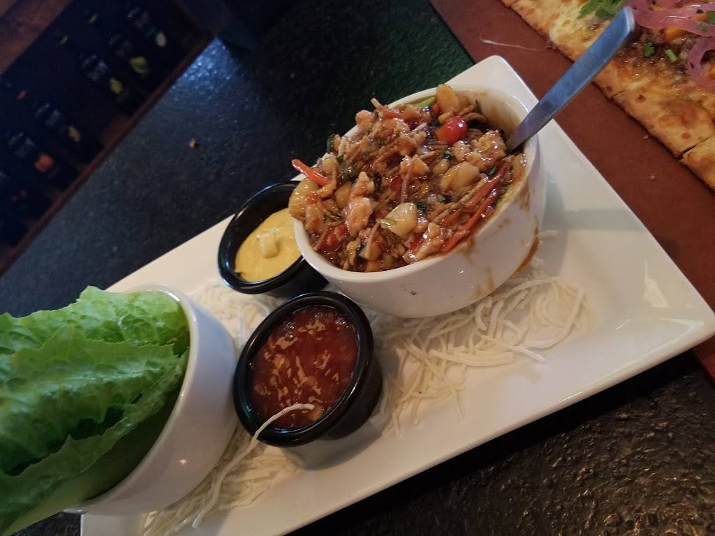 Bar Louie - Genesee Valley Center | night club | 4360 Miller Rd Suite E-1, Flint, MI 48507, USA | 8106001500 OR +1 810-600-1500