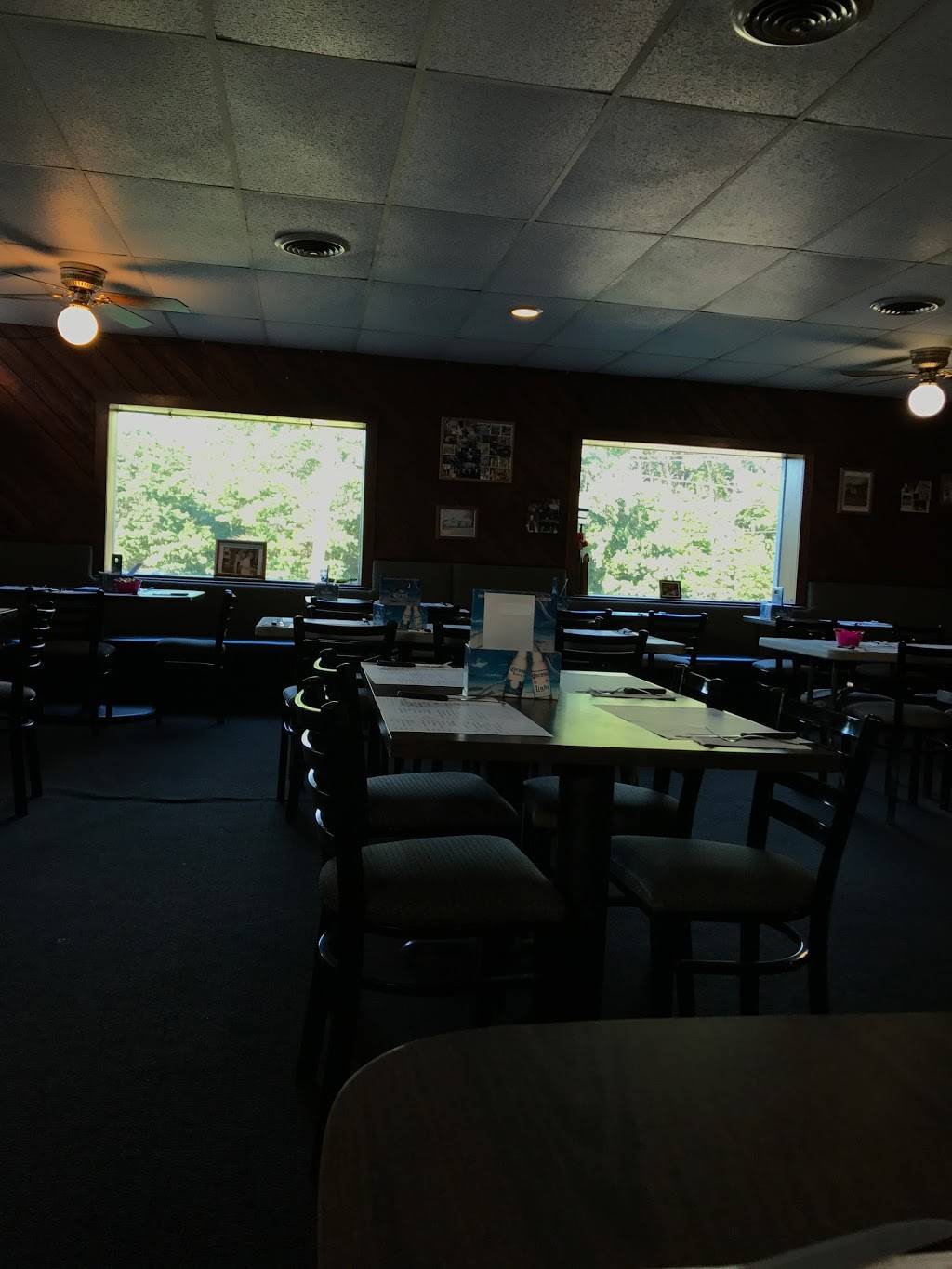 Lakeside Club | restaurant | 10 Old Wildwood Rd, Mahtomedi, MN 55115, USA | 6517774097 OR +1 651-777-4097