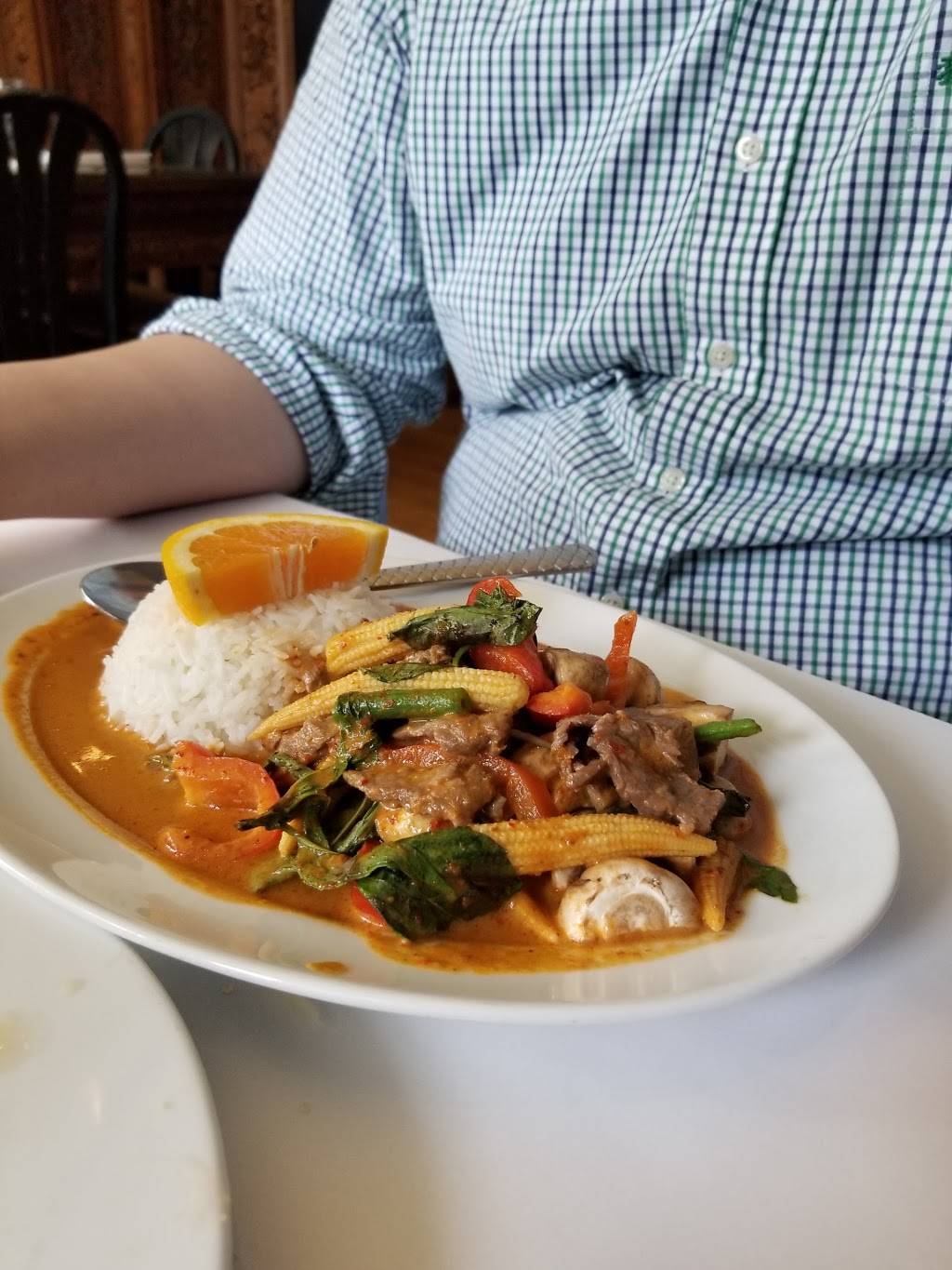 Patou Thai | restaurant | 69 Leonard St, Belmont, MA 02478, USA | 6174896999 OR +1 617-489-6999