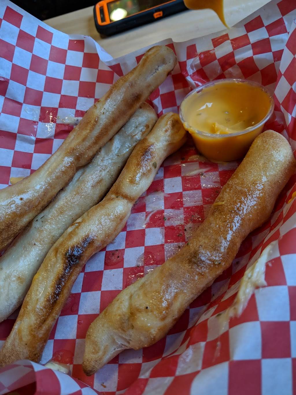 Greeks Pizzeria | restaurant | 62 E Berry St, Upland, IN 46989, USA | 7659988005 OR +1 765-998-8005