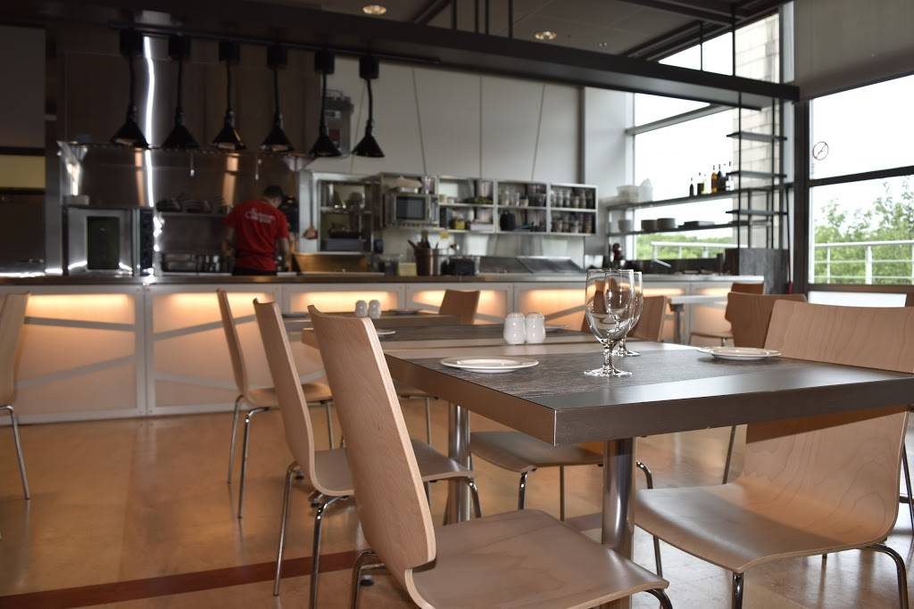 Le Cercle Universitaire | restaurant | 2305, rue de l’Université, Pavillon Alphonse Desjardins, Université Laval,, Local 4516, Québec, QC G1V 0A6, Canada | 4182080630 OR +1 418-208-0630