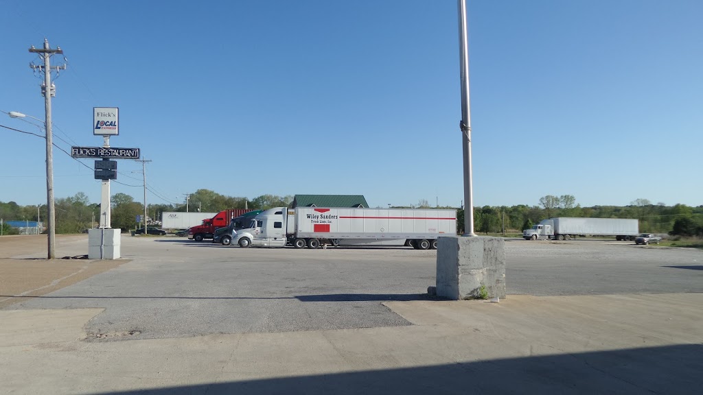 Flicks Local Express | restaurant | 6495 Church Ave, Potts Camp, MS 38659, USA | 6623336345 OR +1 662-333-6345