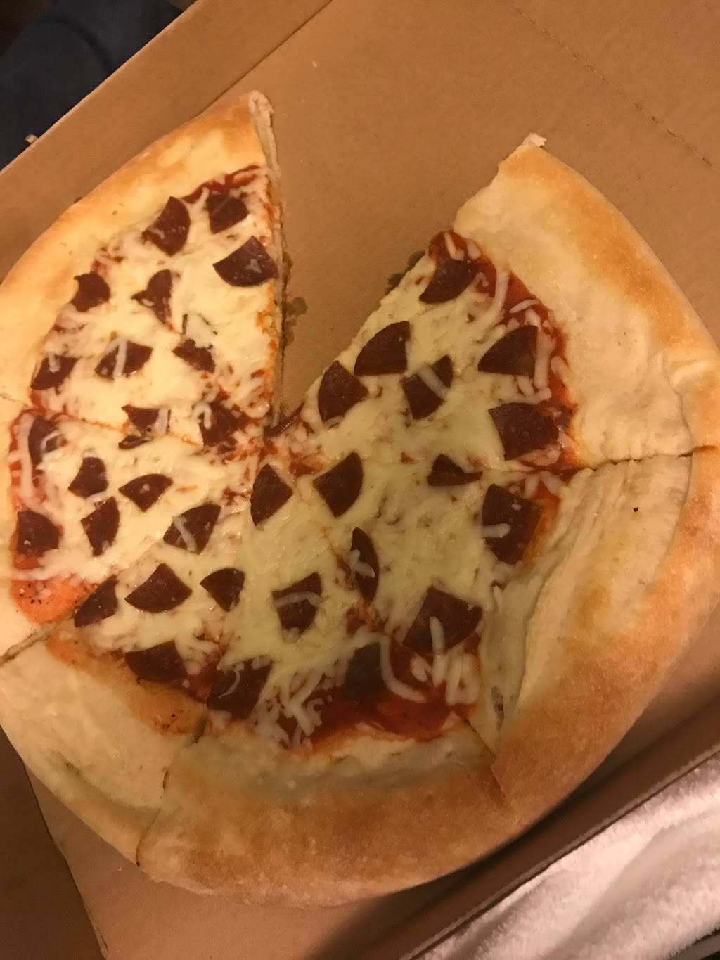 Chicago Pizzeria | meal delivery | 1704 I-35 Frontage Rd, San Antonio, TX 78208, USA | 2102222200 OR +1 210-222-2200