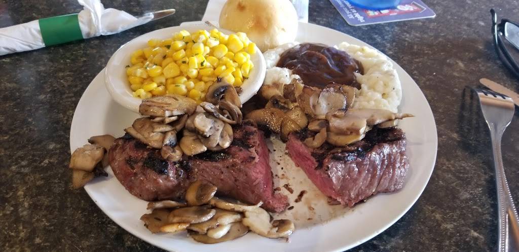 Slim & Chubbys Bar & Grill | restaurant | 15024 Puritas Ave, Cleveland, OH 44135, USA | 2166717167 OR +1 216-671-7167