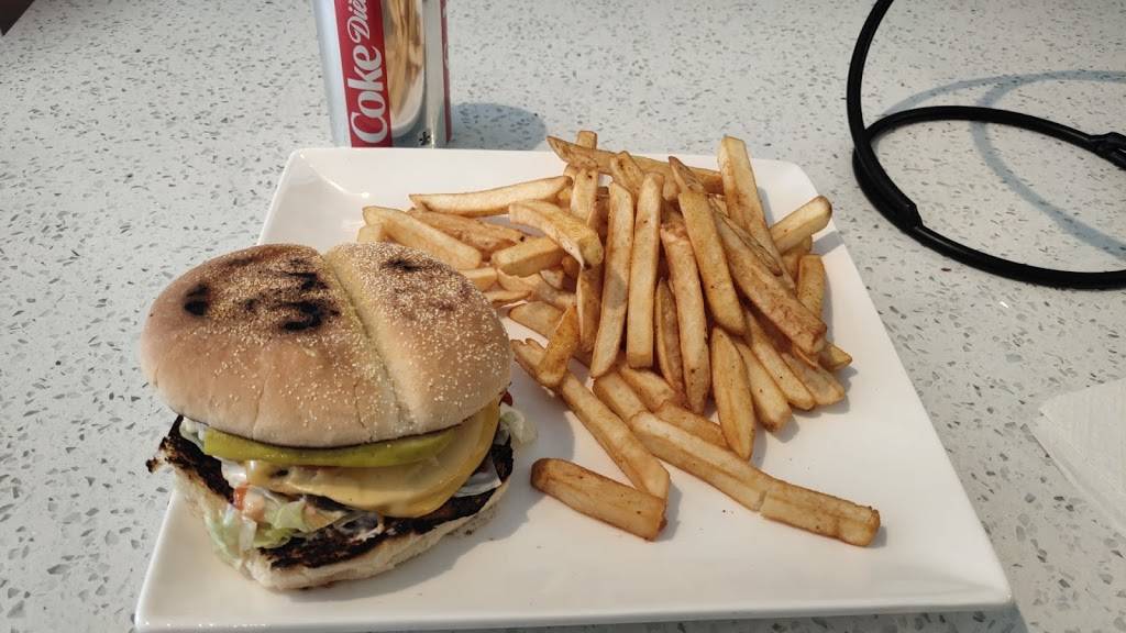 Macks Pizzeria | restaurant | 173 Rue St-Hubert, Laval, QC H7G 2Y3, Canada | 4505756225 OR +1 450-575-6225