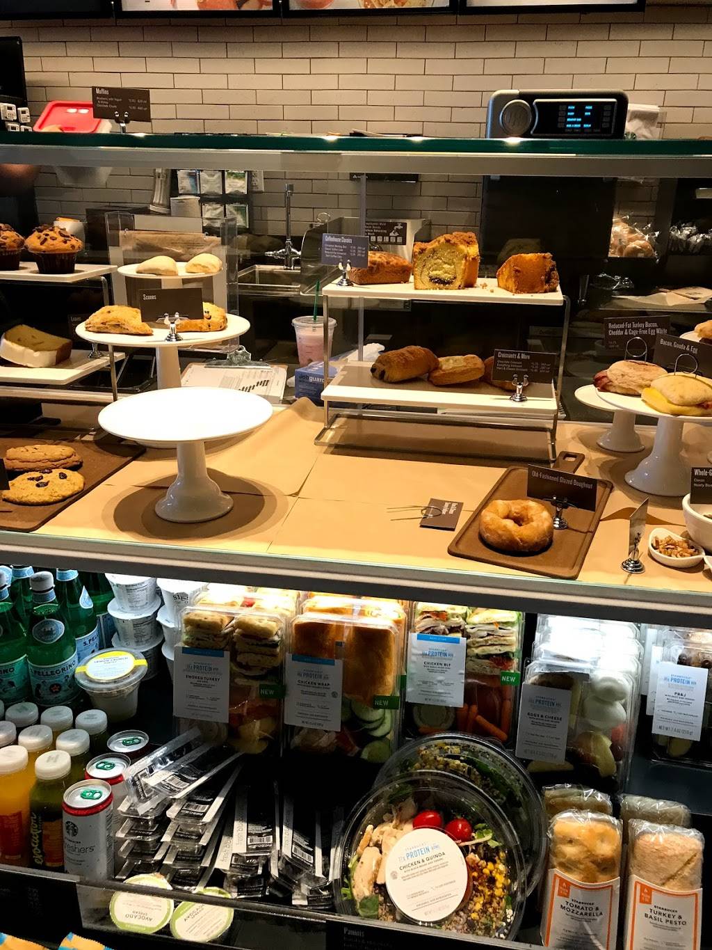 Starbucks | cafe | 830 Old Trail Dr, Naples, FL 34103, USA | 2395713599 OR +1 239-571-3599