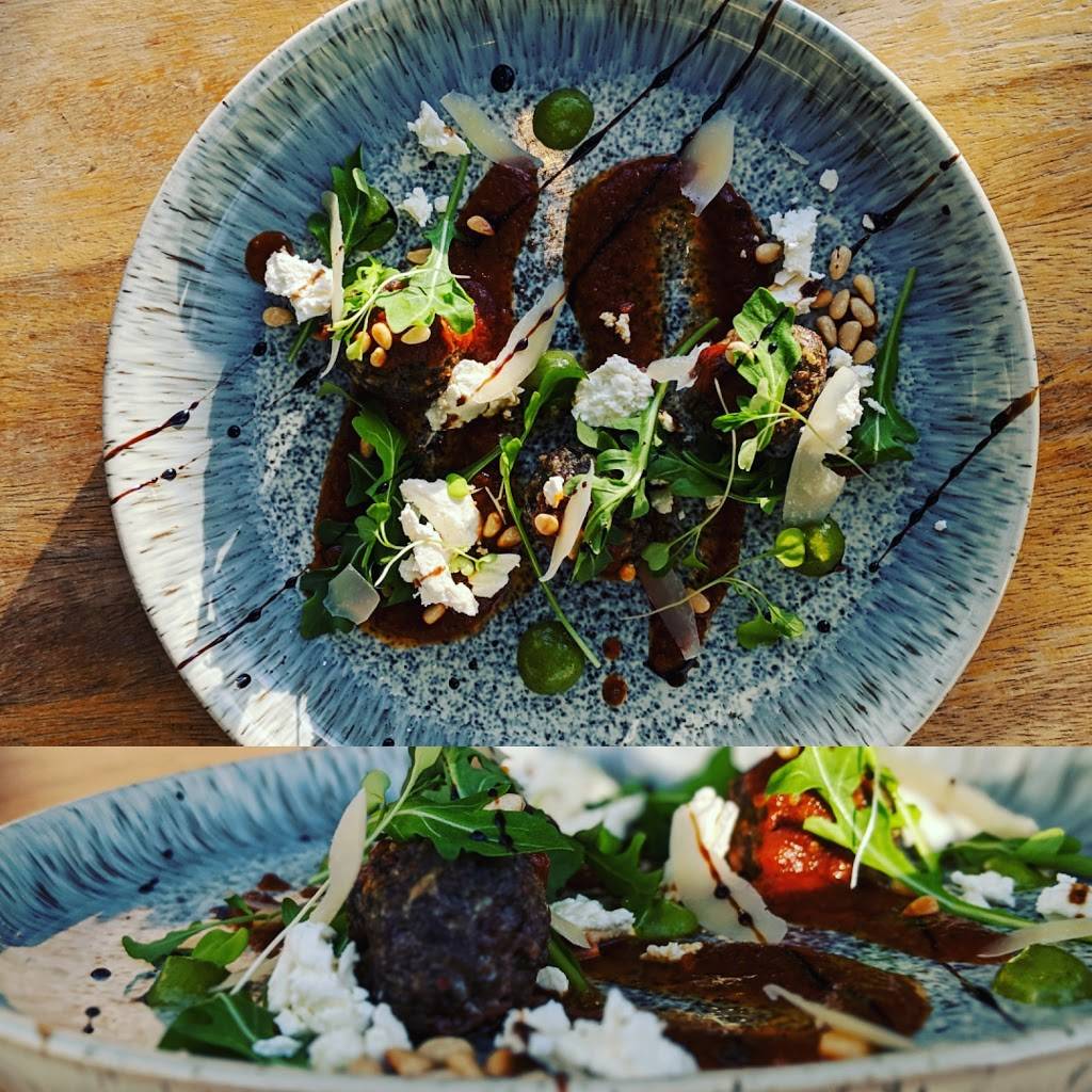 Bistro Le St-Charles | restaurant | St-, 17680 Rue Charles #100, Mirabel, QC J7J 0T6, Canada | 4508188668 OR +1 450-818-8668