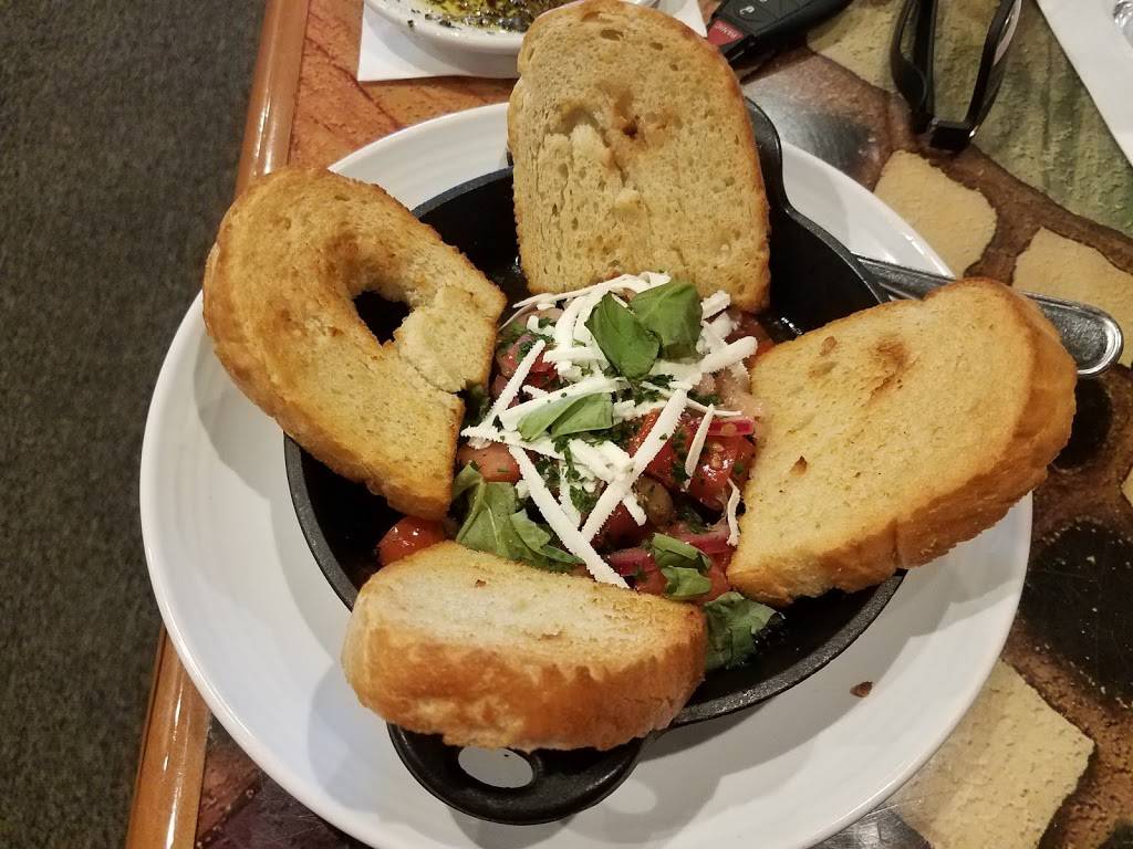 Carrabbas Italian Grill | restaurant | 5646 W Bell Rd, Glendale, AZ 85308, USA | 6028636444 OR +1 602-863-6444