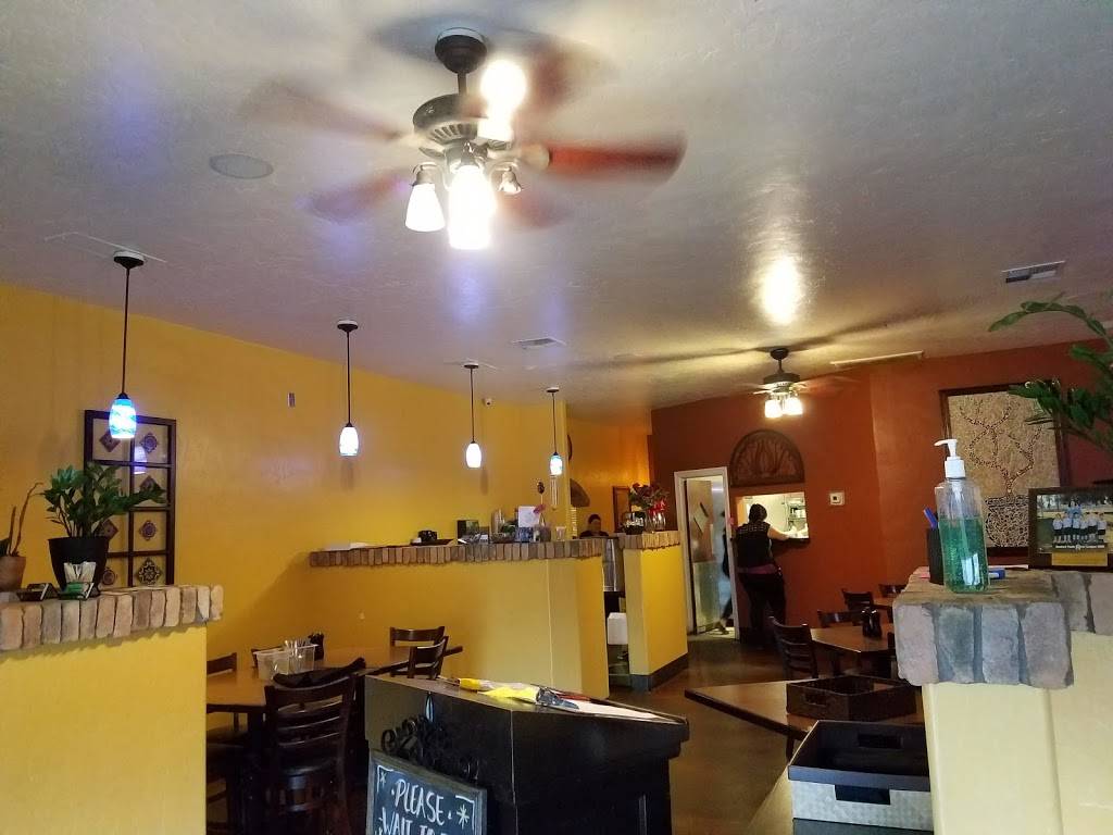 Reynas Restaurant | restaurant | 333 E St, Lemoore, CA 93245, USA | 5599259125 OR +1 559-925-9125