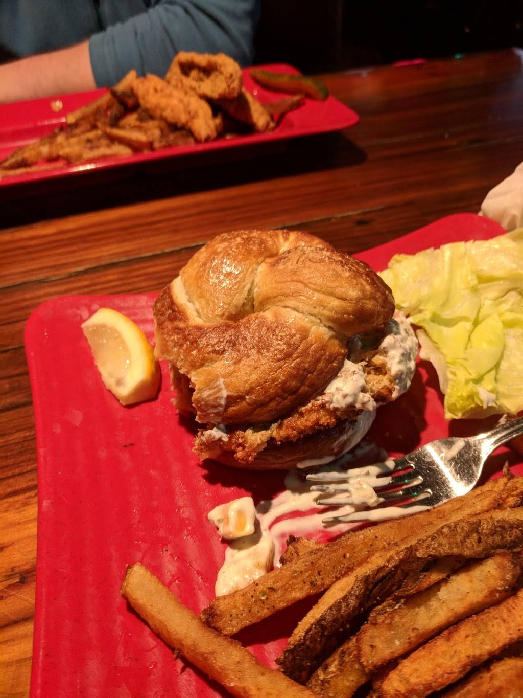 Nauti Mermaid | restaurant | 1378 W 6th St, Cleveland, OH 44113, USA | 2167716175 OR +1 216-771-6175